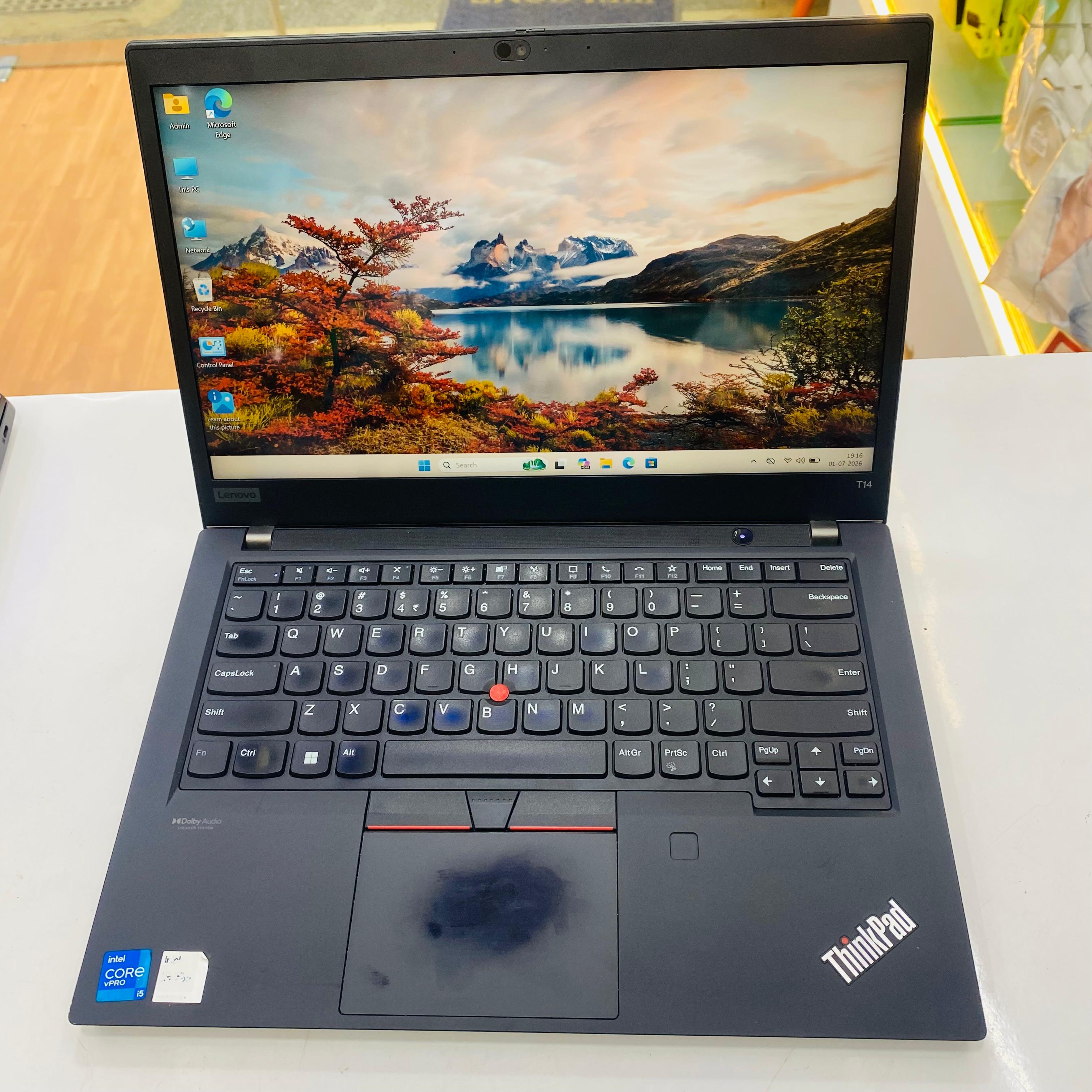 Lenovo Lenovo Thinkpad T14 Gen2 refurbished laptop — intel i5 11th Gen, 8Gb Ram — Grade A condition (photo 1 of 4)